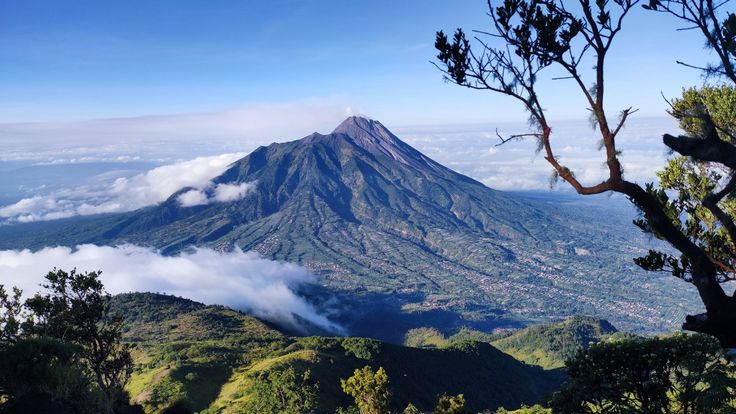 Pesona Ranu Kumbolo Danau Indah Di Jalur Pendakian Gunung Semeru