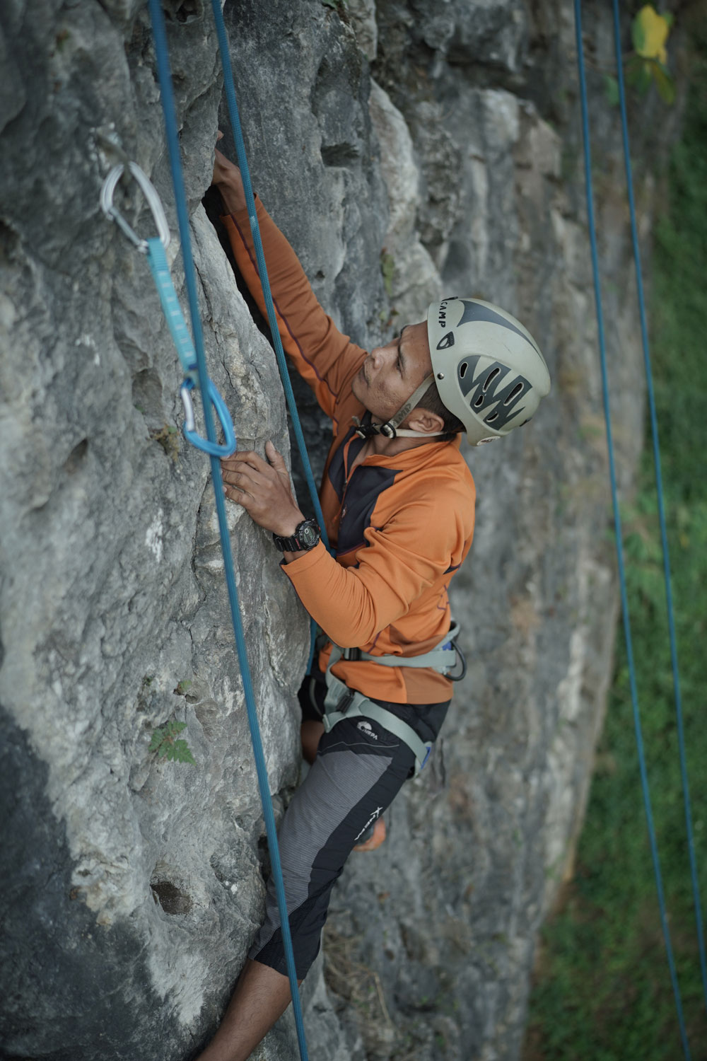 tebing-citatah-90-karangpenganten-padalarang-fun-climbing